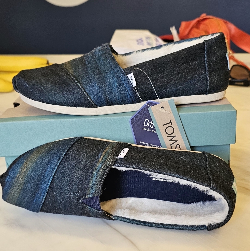 TOMS Alpargata Navy Ombre Printed Felt Size US 7.5 Womans Slip-On Shoes NWT